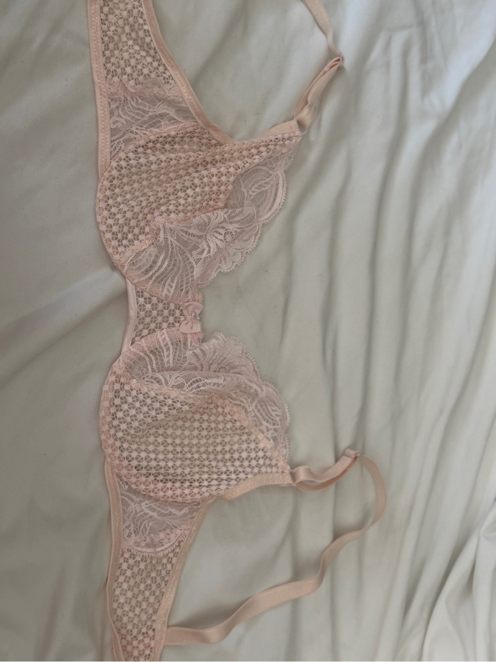 Vintage 80’s 90’s Oscar de la Renta Pink Lace Sheer Underwire Bra 34C Style 1440